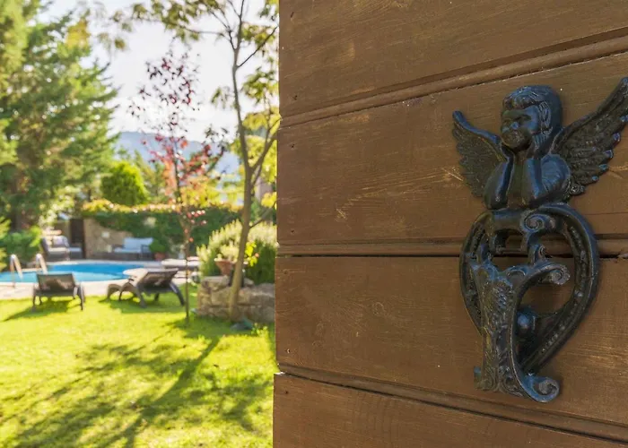Mounty Island Villas Avra-Calma