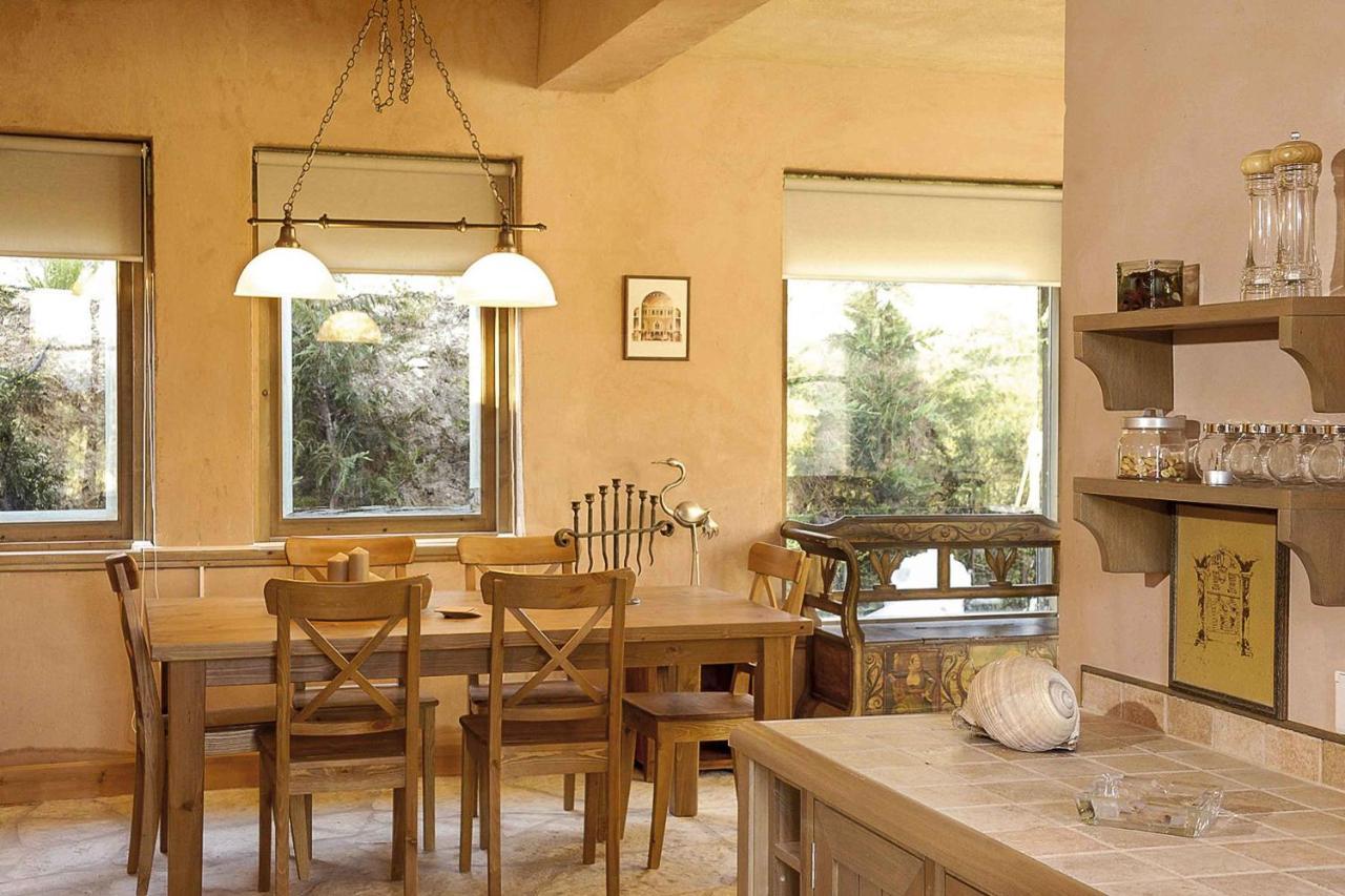 Mounty Island Avra-calma Villa Lazarata